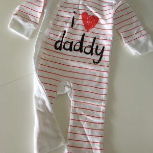 Køb baby heldragt med tekst "I love daddy"