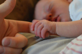Gode råd der får baby til at sove bedre om natten